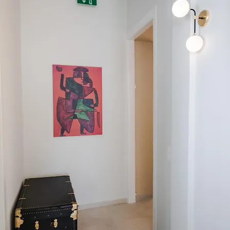 Stylish - 1 House Apartment