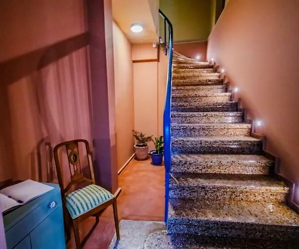 Stylish - 1 House Apartment *